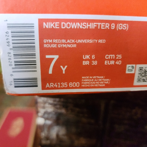 New in Nike's Size 7 - Picture 5 of 5